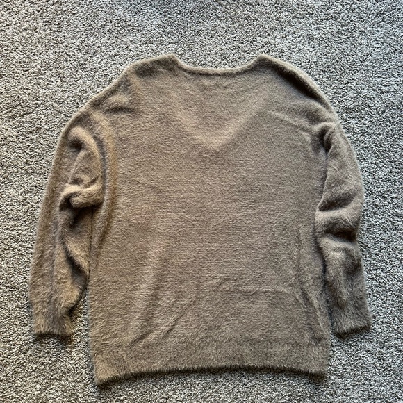 Old Navy V-Neck Sweater in Brown - Picture 3 of 3